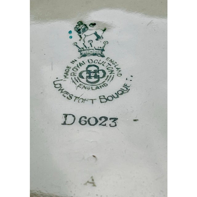 1940s Lowestoft Bouquet Royal Doulton China Plate For Sale In Jacksonville, FL - Image 6 of 7