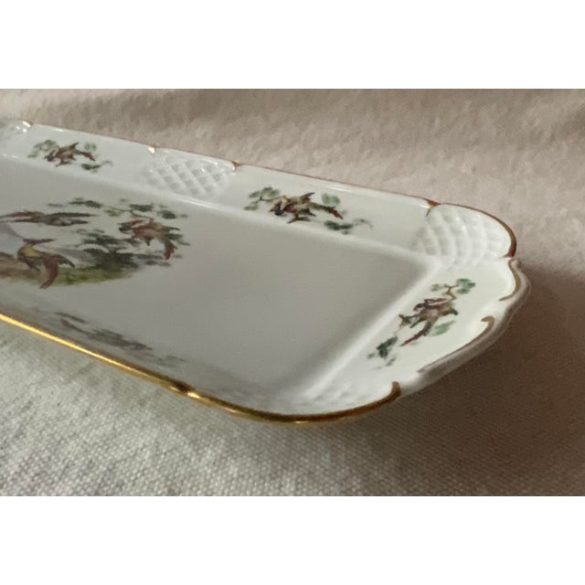 1960s French Hand-Painted Porcelain Tray With Exotic Birds and Gilt Trim - SFP Foëcy For Sale - Image 11 of 18
