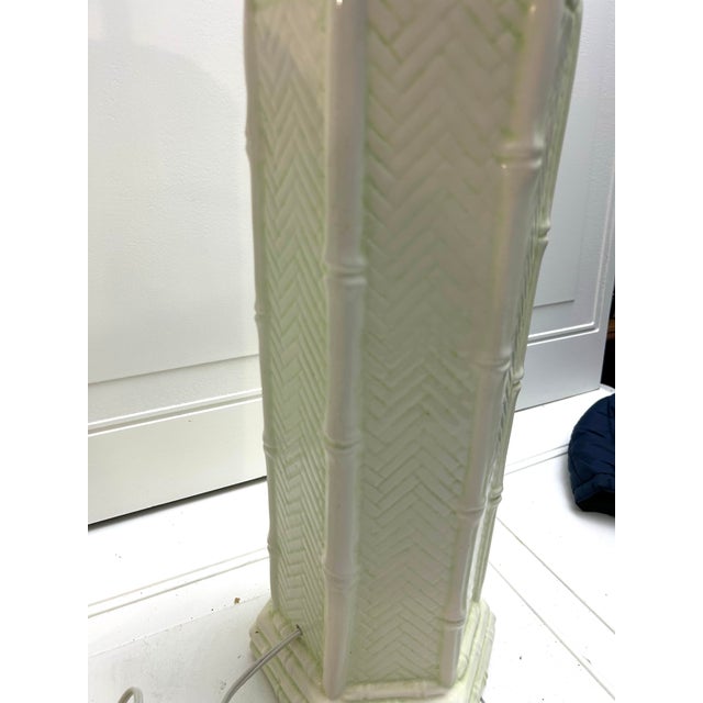 Vintage Palm Beach Regency Faux Bamboo Pagoda Table Lamp - a Pair For Sale In West Palm - Image 6 of 12