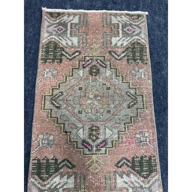 Turkish Yastik Rug 1'5" x 2'9" For Sale - Image 4 of 5