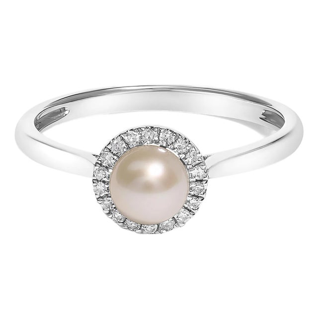 10K White Gold 5MM Cultured Freshwater Pearl and Diamond Halo Ring (I-J Color, I1-I2 Clarity) - Ring Size 7 For Sale