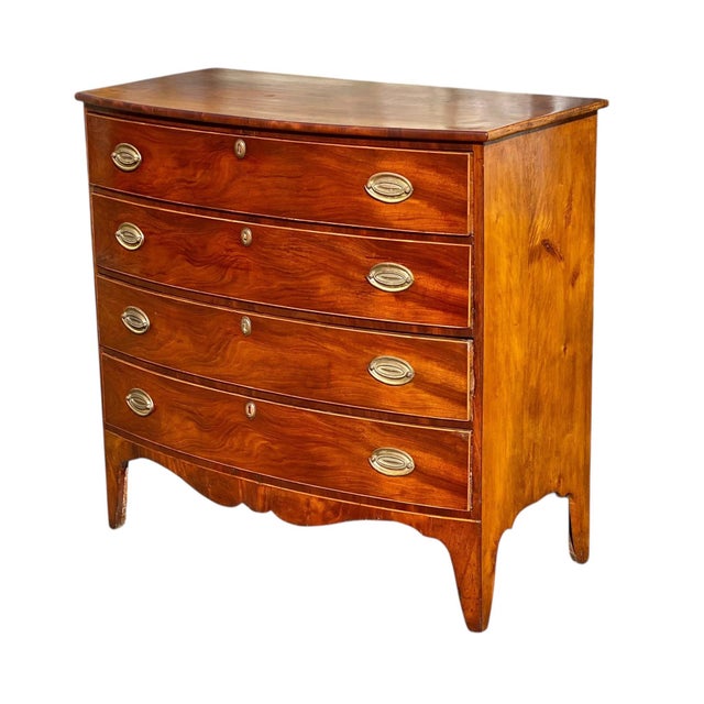 Antique Massachusetts Federal Mahogany Chest of Drawers / Dresser For Sale - Image 4 of 12
