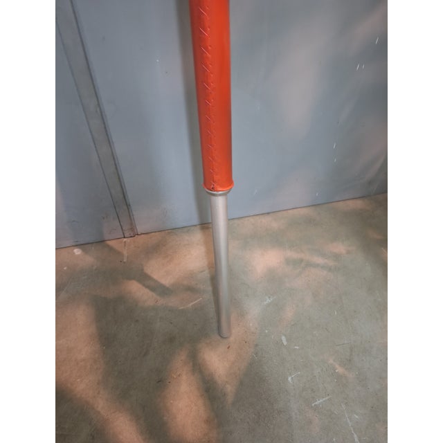 Model AT16 Floor-to-Ceiling Coat Hanger in Red Leather by Osvaldo Borsani for Tecno, 1960s For Sale - Image 9 of 11