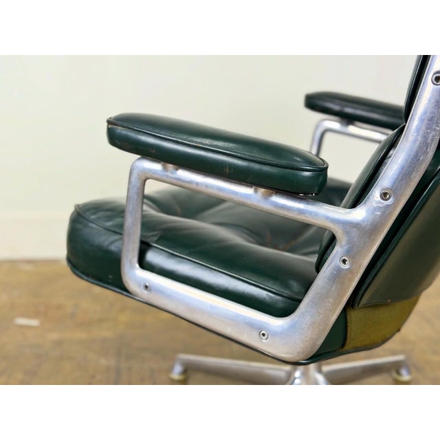 1960s 1960s Eames Time Life "Lobby" Chair - Green Leather - 1st Generation Model 675 For Sale - Image 5 of 12