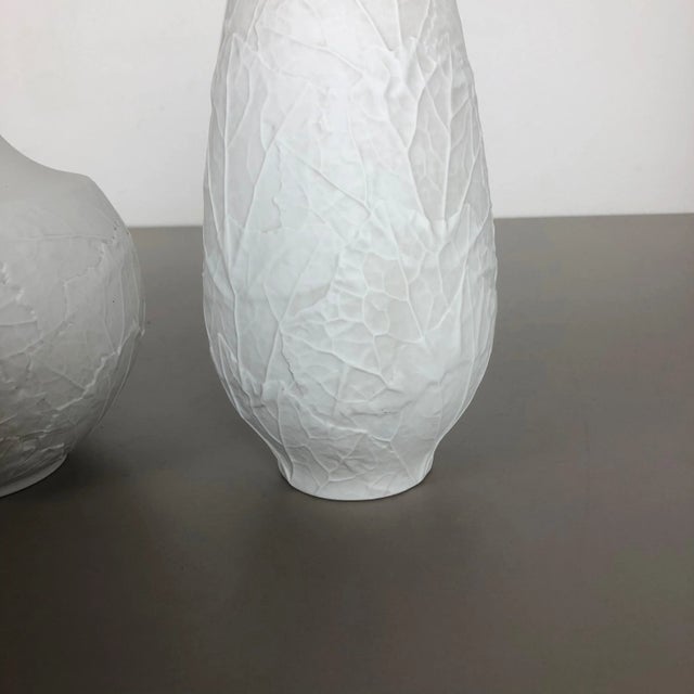 German Porcelain Op Art Leaf Vases from Heinrich Selb, 1970s, Set of 3 For Sale - Image 11 of 17