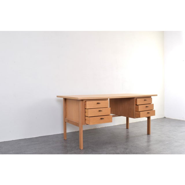 Mid-Century Oak Desk by Svend Åge Madsen for Sigurd Hansen, 1960s For Sale - Image 14 of 18