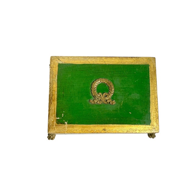 Hollywood Regency Vintage Italian Gilt and Green Painted Box With Metal Lion Paw Feet and Metal Laurel Wreath For Sale - Image 3 of 17