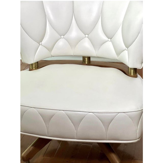 1960s Set of 3 Faux Leather Swivel Lounge Chairs Attributed to Kroehler For Sale - Image 9 of 18