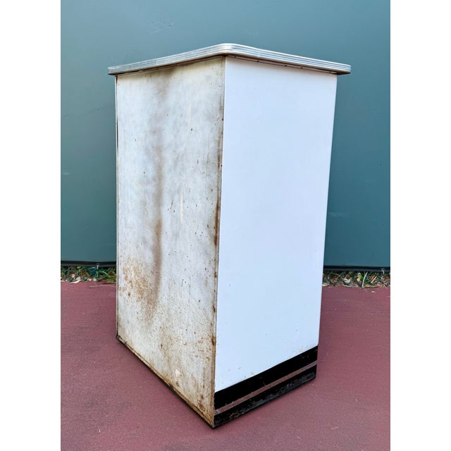 1940s Art Deco White Metal Utility Cabinet With Chrome Details For Sale - Image 10 of 17