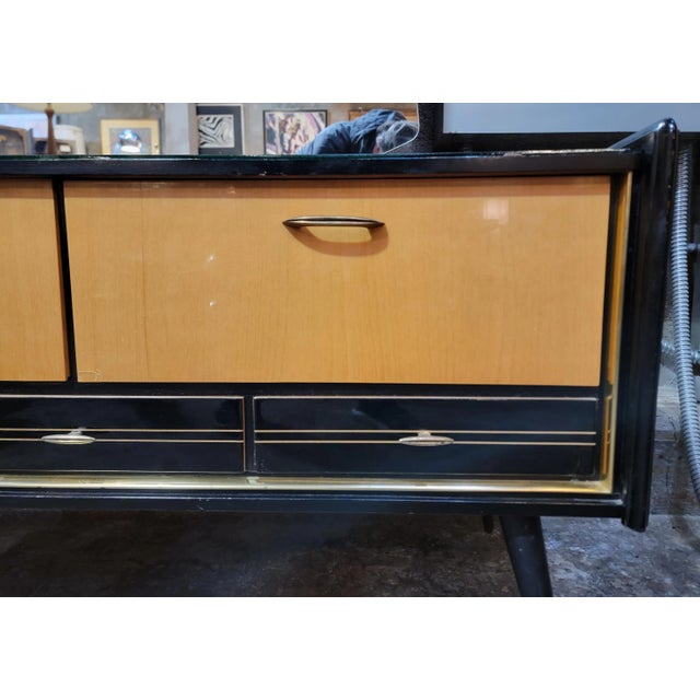 1950's Mid-Century Modern Vanity With Mirror & Lacquer Finish For Sale In San Francisco - Image 6 of 12
