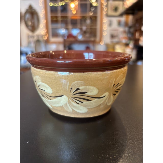 This is a cute bowl made by the Eldreth Pottery company in 2002. It is signed on the bottom with the initials ‘RAA’. The...