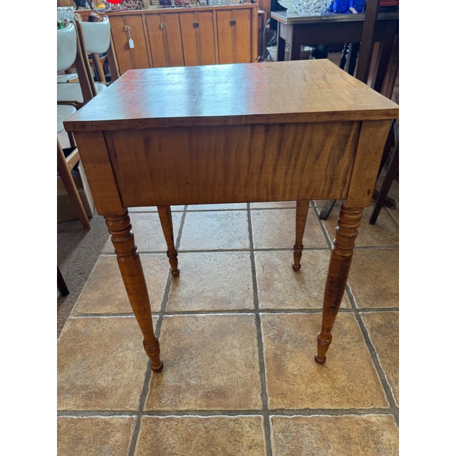Amber 1800’s Solid Beautiful Tiger Maple, Curly Maple / Flame Maple Side Table. For Sale - Image 8 of 11