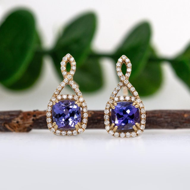 1.55cts Tanzanite and Natural Diamond Earrings in Solid 14k Gold | Cu 5mm-Set of 2 For Sale - Image 4 of 6