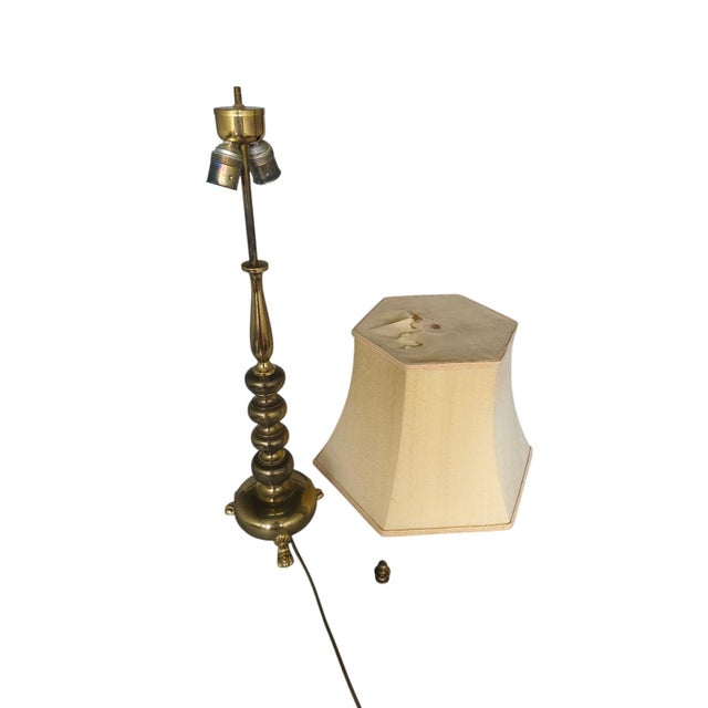 Brass Table Lamp with Lions Feet in the style of Stiffel, 1970s For Sale - Image 6 of 14