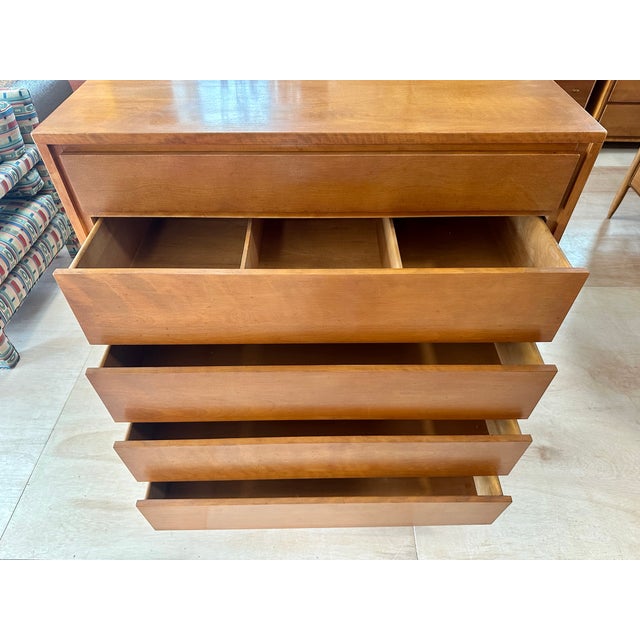 Mid-Century Modern 5 Drawer Birch Highboy by Leslie Diamond for Conant Ball For Sale - Image 3 of 7