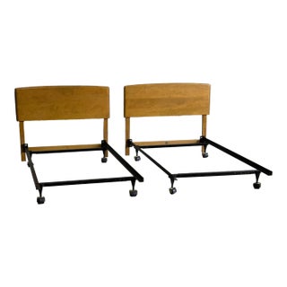 Heywood Wakefield Solid Maple Wood Twin Size Bed Frames Set of 2 Mid-Century Modern 1950s For Sale