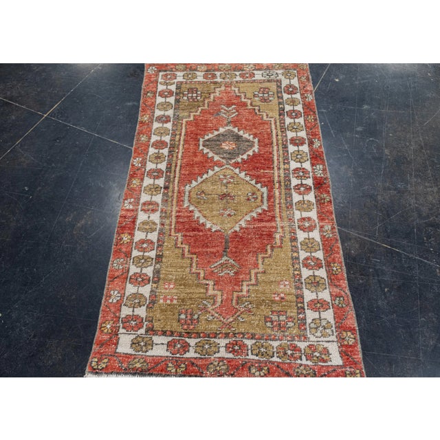 Turkish Vintage Anatolian Rug 2'4" x 4'6" For Sale In Houston - Image 6 of 6