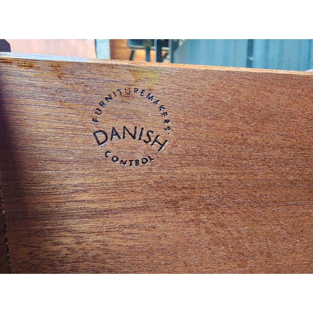 Wood 1960s Arne Wahl Iversen for Vinde Møbelfabrik Danish Modern Teak Vanity Desk Set | Made in Denmark | Floating Vanity With Hidden Mirror Dresser Set For Sale - Image 7 of 16