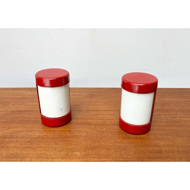 Red Mid-Century Modern Italian Space Age Red Model Laura Table Lamps by Olaf Von Bohr and Diego Valenti for Valenti Luce Milano, 1960s, Set of 2 For Sale - Image 8 of 18