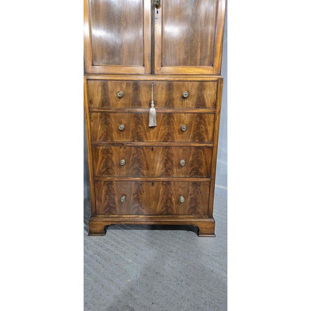 Small Mahogany Linen Press, 1900s For Sale - Image 3 of 18