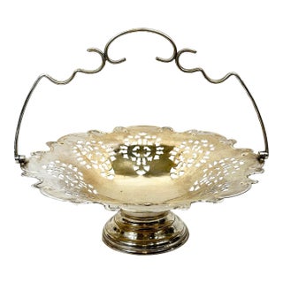 Vintage International Silver Company Silver Plated Bread Basket For Sale