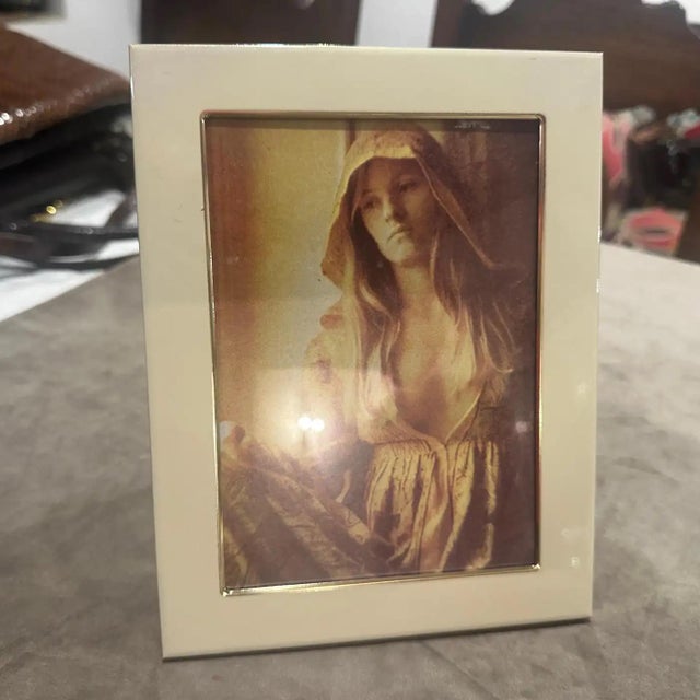 Tommaso Barbi 1970s Mid-Century Modern Brass and Cream Lacquered Metal Italian Picture Frame For Sale - Image 4 of 11