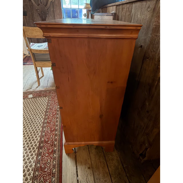 Up for sale in Sunapee Harbor is a great 18th century chippendale style chest of drawers. It has an older restoration and...