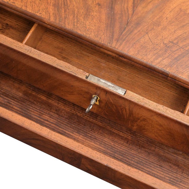 Biedermeier Side Table in Walnut, 1820 For Sale - Image 5 of 10
