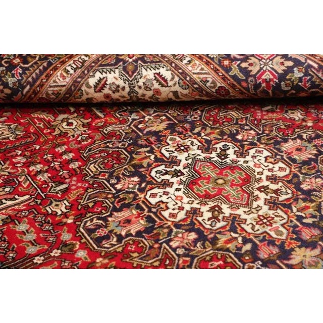 Middle Eastern Hand-Knotted Rug in Wool For Sale - Image 10 of 11