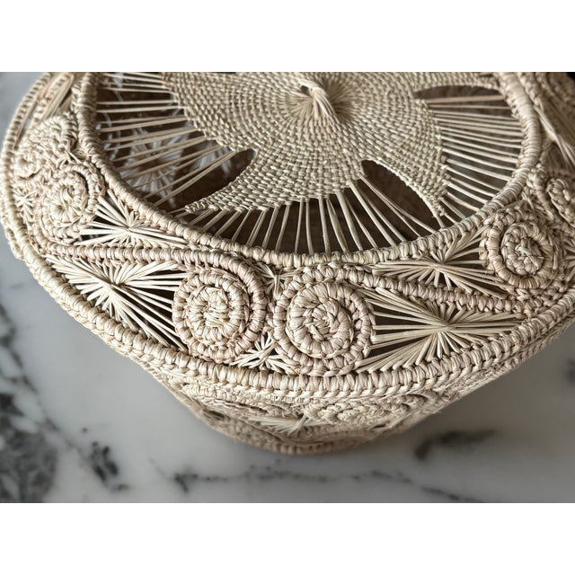 Vintage Coastal Palm Beach Style Handwoven Nesting Baskets - Set of 3 For Sale - Image 11 of 18