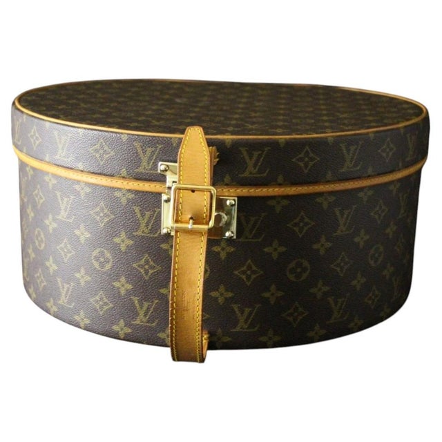 Round Monogram Canvas Hat Box by Louis Vuitton, 1980s For Sale - Image 17 of 17