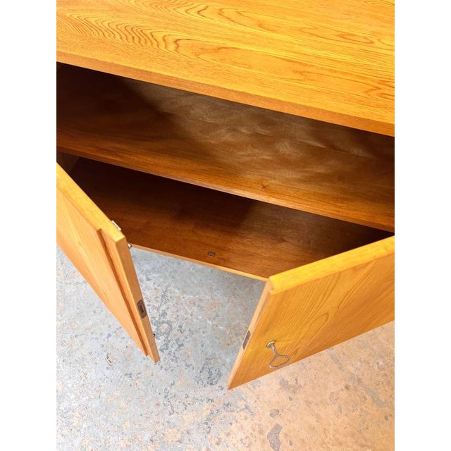 This chest of drawers from the 602 series is far more than just a piece of furniture – it's a significant piece of German...