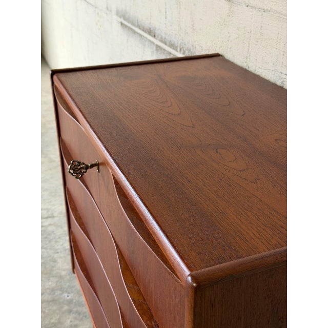 Teak 4-Drawer Dresser With Raised Edges and Sculpted Pulls Danish Mid-Century Modern 1960s For Sale In Los Angeles - Image 6 of 12