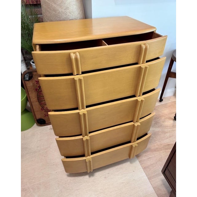 1930s Vintage Heywood Wakefield “Airflow” Highboy Dresser 1930s For Sale - Image 5 of 9