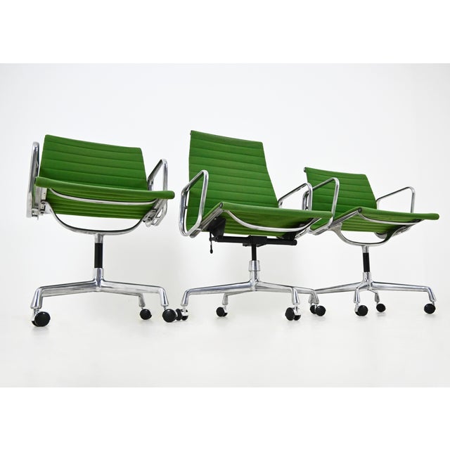 Green Office Chairs by Charles & Ray Eames for Herman Miller, 1970s, Set of 3 For Sale - Image 8 of 12