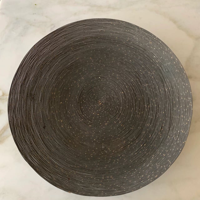 Modern Minimal Roost Large Grey Wire With Gold Flecks Shallow Bowl For Sale - Image 9 of 9