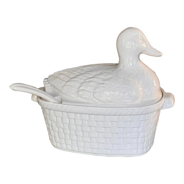MOS261980's Americana Whittier Potteries, California, Duck Motif Soup Tureen For Sale