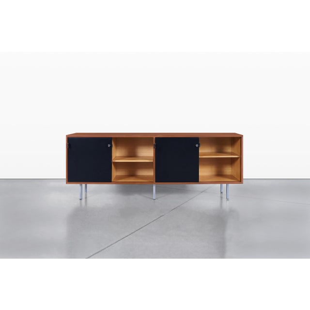 Mid-Century Modern Walnut and Black Lacquer Credenza by Florence Knoll For Sale - Image 10 of 13