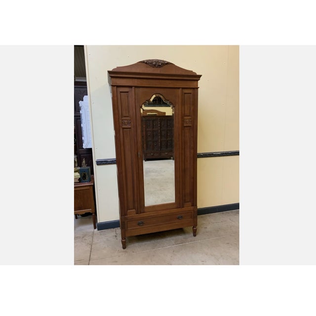 Age: circa 1925 Wood type: solid oak Condition: very good, meticulously maintained, fully restored original condition...