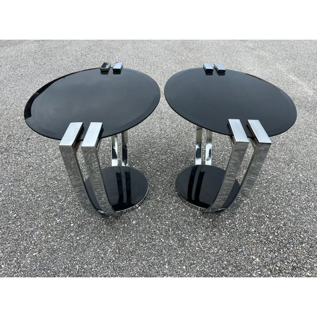 Oval Coffee Table With Glass Top and Base and Chromed Steel Supports For Sale In West Palm - Image 6 of 10