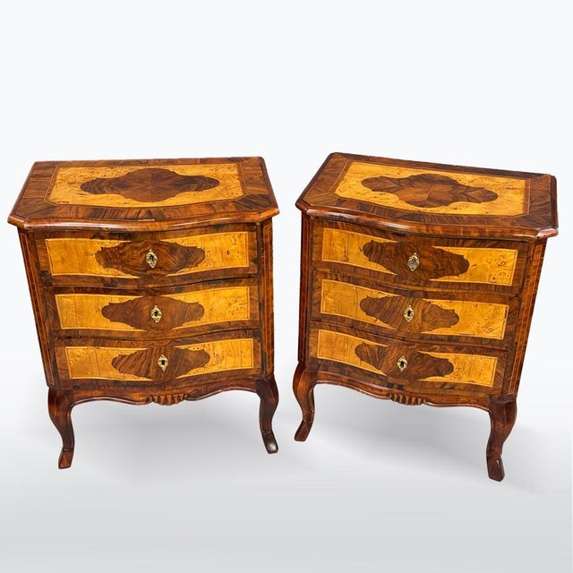 Of the period: Neo-Baroque, date of manufacture: 1910 - 1920, Material: walnut, maple, mahogany, brass fittings. These...