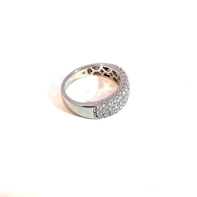 Late 20th Century Estate 14k White Gold Triple Row Diamond Anniversary Band Ring, Size 7 For Sale - Image 4 of 6