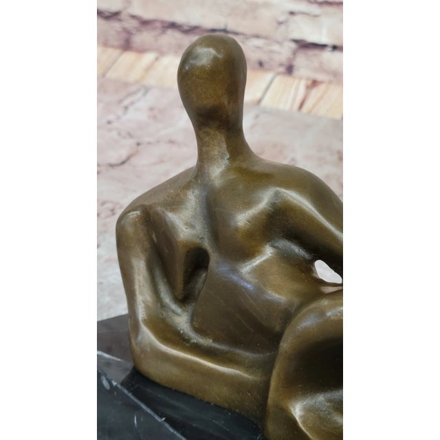 Reclining Woman by Henry Moore Abstract Modernist Figural Bronze Sculpture Statue For Sale In New York - Image 6 of 10