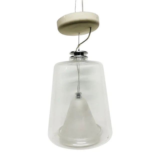 The Oluce Lanterna 477 is an award-winning pendant light. It is from 1998 and was designed by Laudani & Romanelli. The...