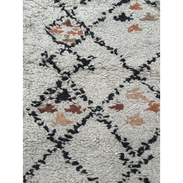 Small Mid-Century Moroccan Tribal Beni Ouarain Rug, 1940s For Sale - Image 13 of 17