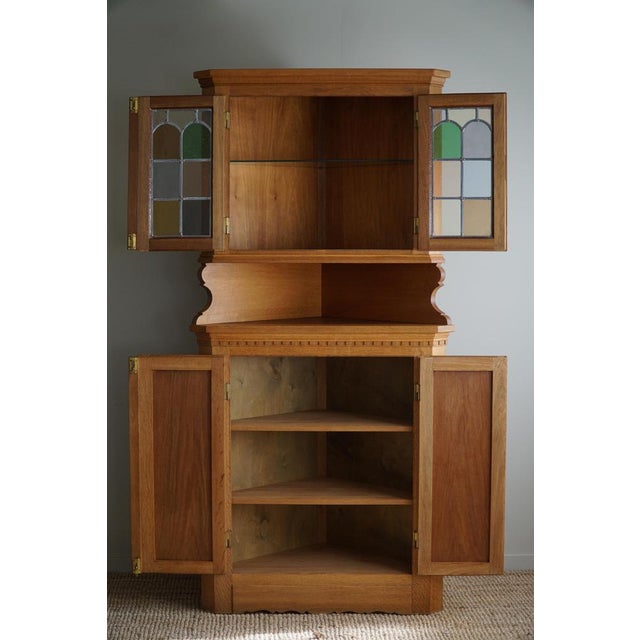 1950s Tall Danish Modern Corner Cupboard in Oak & Glass by Henning Kjærnulf, 1960s For Sale - Image 5 of 18