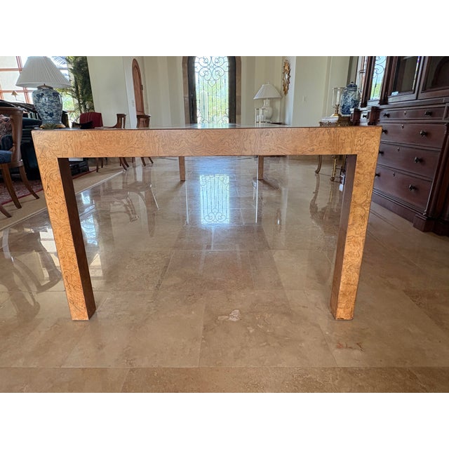 Camel 1970s John Widdicomb Mid-Century Modern Burl Wood Extension Dining Table. Refinished. For Sale - Image 8 of 11