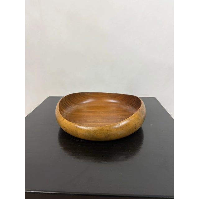 Teak Bowl – Handmade in Westphalia – 1960s Round bowl from the 1960s. This vintage bowl is made of teak and has elegantly...