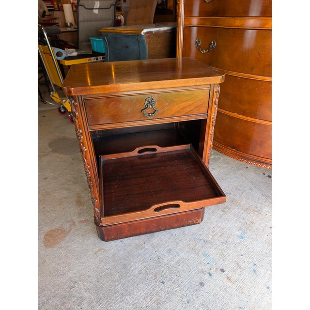 Vintage Century Furniture Mahogany Serpentine Chest & Bedside Cabinet | French Provincial Influence, 2 Pieces For Sale - Image 12 of 18