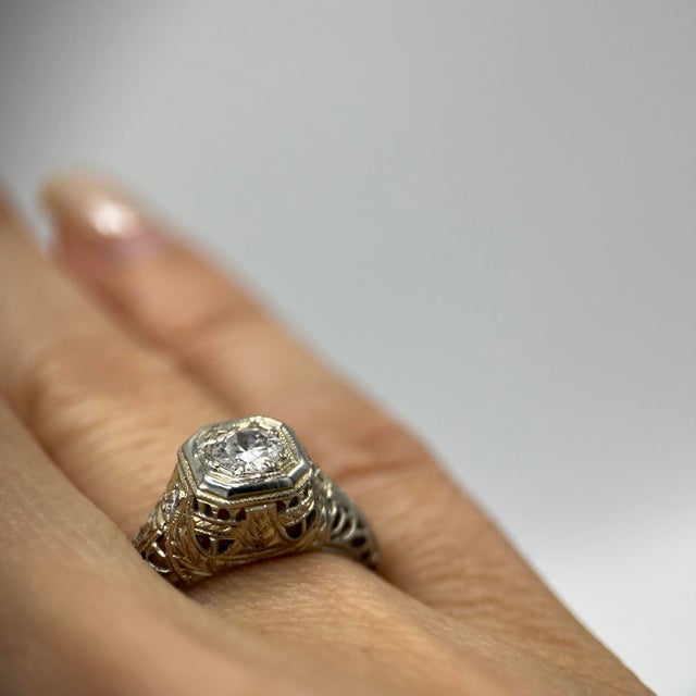 Art Deco Diamond Filigree Engagement Ring in 18k White Gold, Old European Cut 0.25 Ct, C. 1920s, Size 5 For Sale In New York - Image 6 of 12